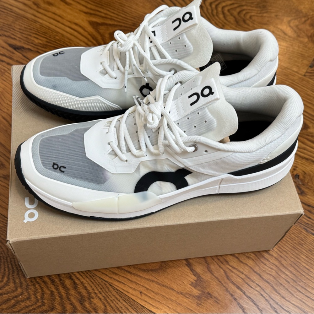 On The Roger Pro 2 Clay sneaker. Size 14 Men’s. White and Black.